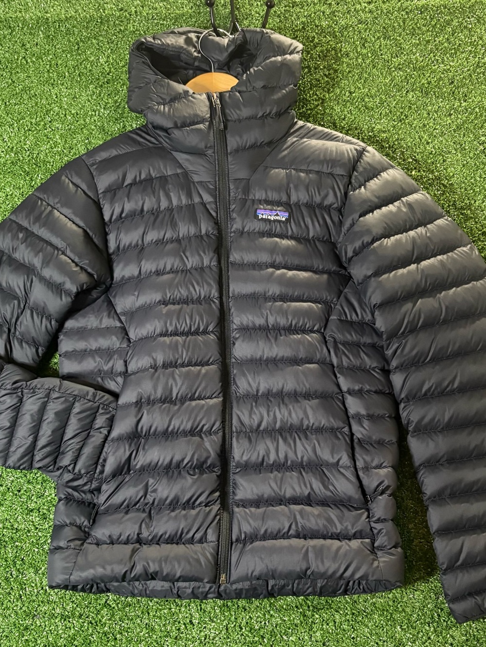 Patagonia Black Down Hooded Puffy Jacket Size XS Men’s